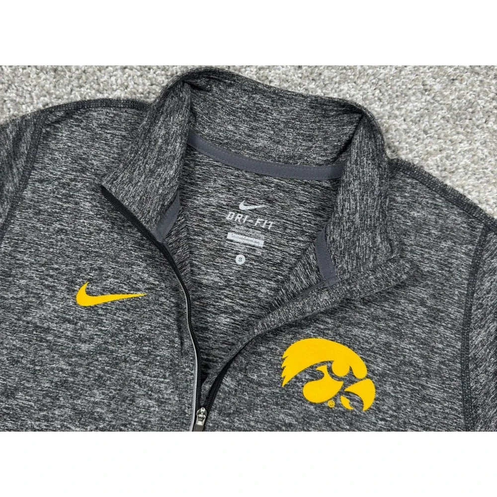 Nike Iowa Hawkeyes Womens Small Dri Fit 1/4 Zip Pullover Gray NCAA